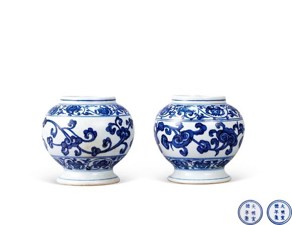 皇廷拍賣明宣德 青花纏枝蓮紋罐（一對）