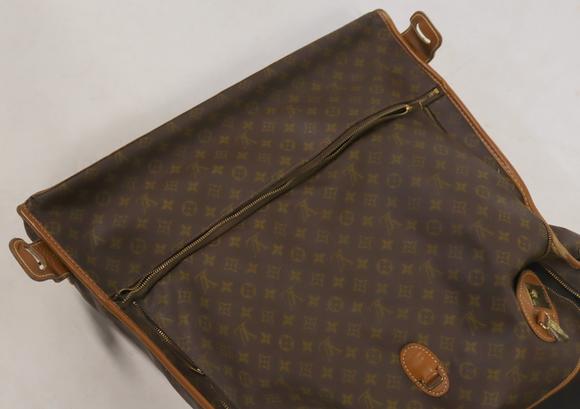 Clarke Auction GalleryCOUTURE. Vintage Louis Vuitton Garment Bag.