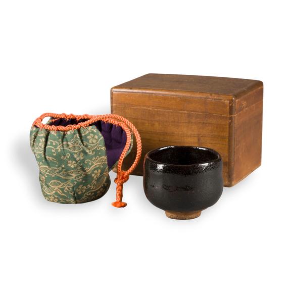 Hargesheimer Kunstauktionen DüsseldorfEINE RAKU-CHAWAN (TEESCHALE)