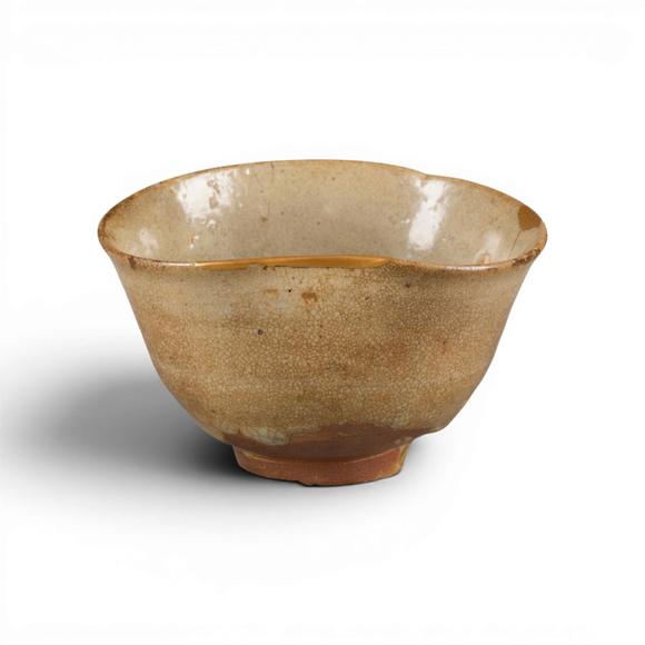 Hargesheimer Kunstauktionen DüsseldorfEINE KARATSU-CHAWAN (TEESCHALE)