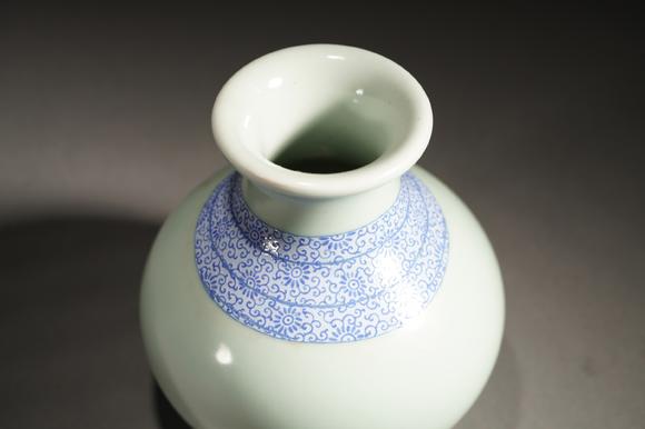 古河會(huì)青花小抱月瓶
