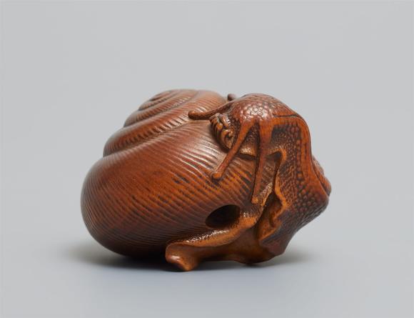 Kunsthaus Lempertz KGA large wood netsuke of a large snail by Naitō Toyomasa (1773-1856), dated by inscription 1840