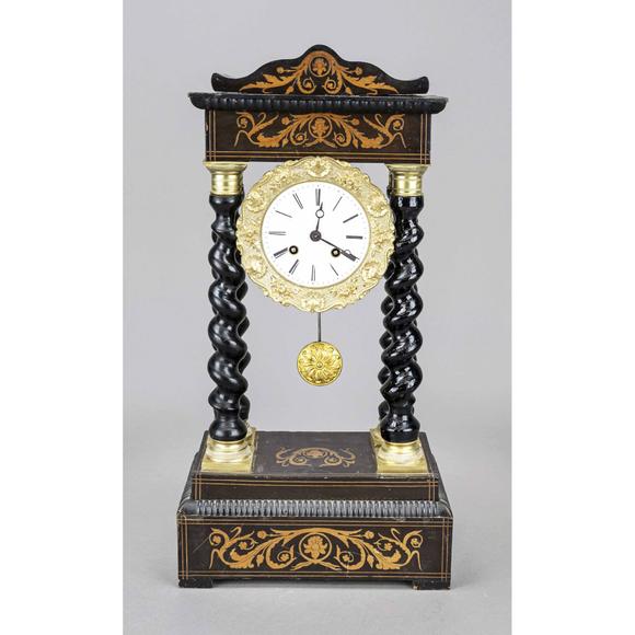 Historia AuktionshausPortal clock in walnut and ebonized