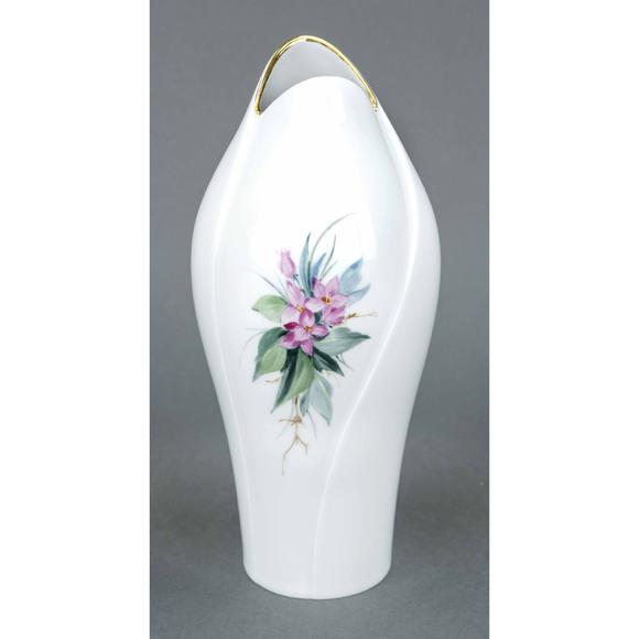 Historia AuktionshausFish-mouth vase, Meissen, 21st cent