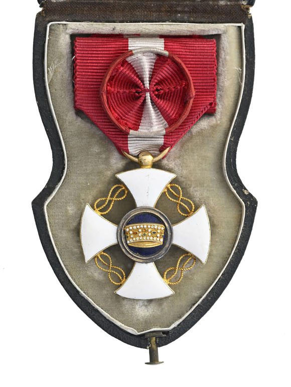 Piguet - H?tel des VentesRoyaume d'Italie, Ordre de la Couronne, fondé en 1868, croix d'Officier en or, vermeil et émail, XIXe s.