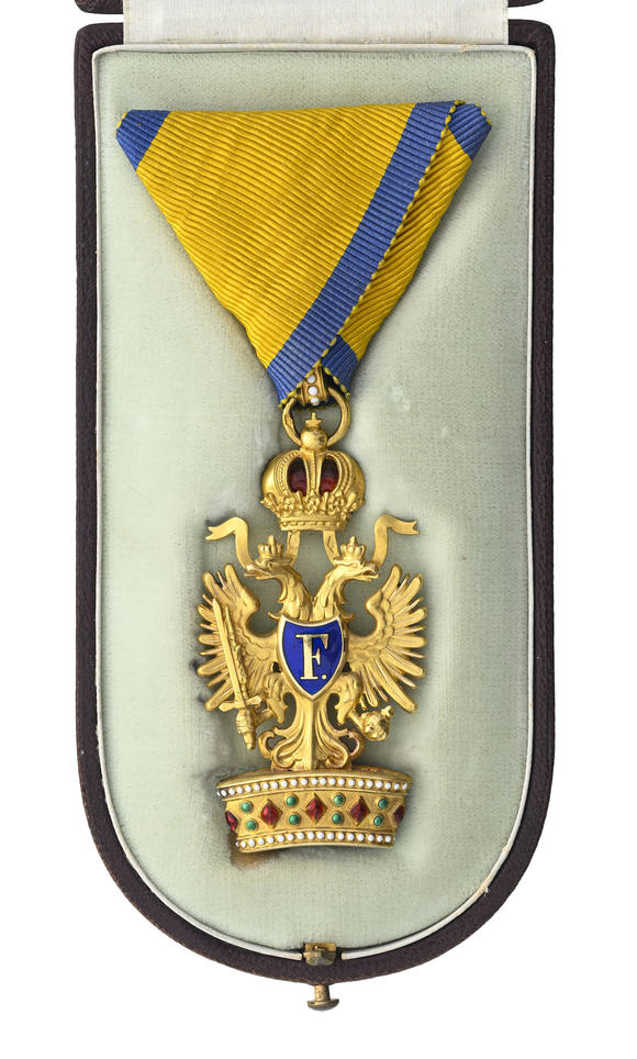 Piguet - H?tel des VentesEmpire austro-hongrois, Ordre de la Couronne de Fer, restauré en 1816, insigne de 3ème classe en or et émail