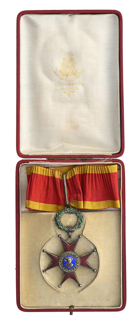 Piguet - H?tel des VentesVatican, Ordre de Saint Grégoire Le Grand, fondé en 1831, croix de Commandeur en vermeil et émail