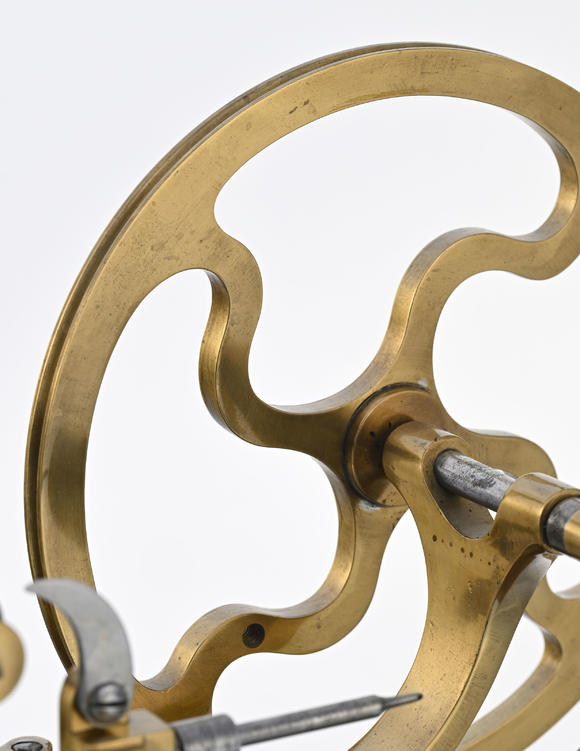 Piguet - H?tel des VentesTour d'horloger en laiton et acier, fabrication allemande pour la marché francophone, 1ère moitié XXe s.
