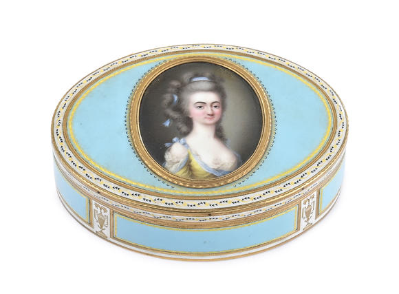 Piguet - H?tel des VentesTabatière ovale en or et émail, prob. Hanau, vers 1780–1790, miniature de femme en émail plein, 2,7x8,5x6,2 cmOval gold and enamel snuff box, probably Hanau, circa 1780–1790, 2,7x8,5x6,2 cm