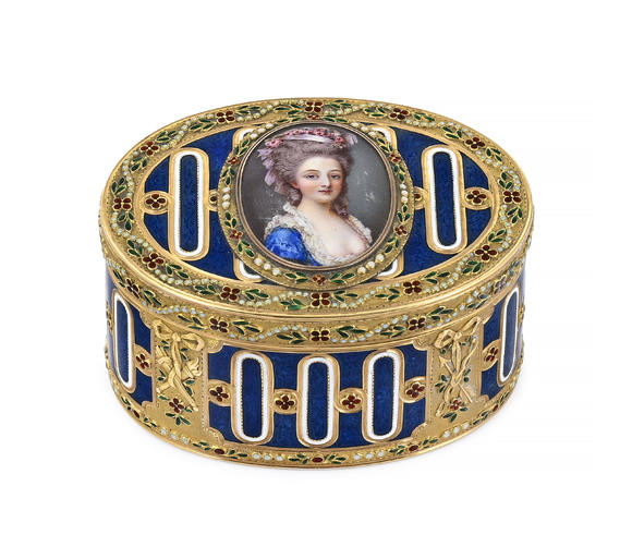 Piguet - H?tel des VentesTabatière ovale en or et émail, centré d'un portrait de Marie Antoinette en émail plein, France circa 1770, frises au décor de guirlandOval gold and enamel snuff box, Paris, circa 1770.