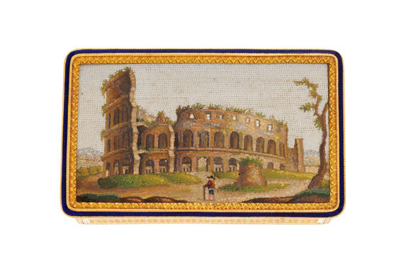 Piguet - H?tel des VentesTabatière en or 750 finement ciselé de motifs guillochés, de frises et de palmettes, le couvercle est garnit d’une mosa?que figurant lRectangular gold snuff box, finely chased with engine-turned friezes and palmette motifs, Paris, 1809–1819. 