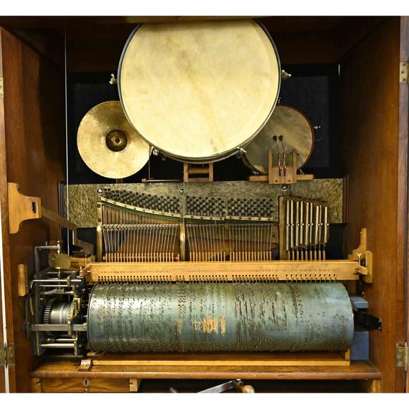 Historia AuktionshausLarge music cabinet with coin slot,