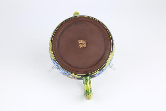千美會(huì)紫砂胎畫(huà)琺瑯安居樂(lè)業(yè)紋竹節(jié)形執(zhí)壺