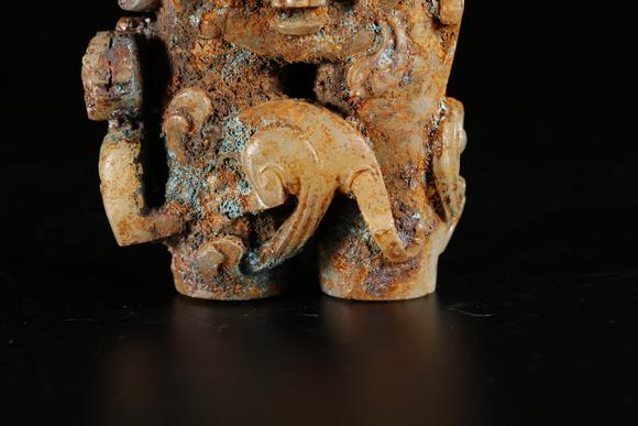千美會和田玉雕獸面龍紋雙聯(lián)勒子