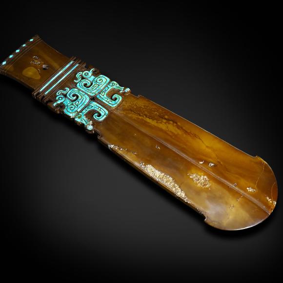 KARSON AUCTIONWarring States Period, Turquoise-inlaid Jade Yue with Phoenix Pattern