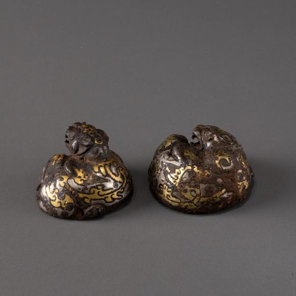 大阪美術(shù)商會(huì)戰(zhàn)國 銅錯(cuò)金銀虎鎮(zhèn)1對