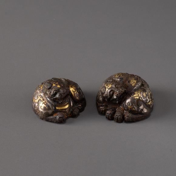 大阪美術(shù)商會(huì)戰(zhàn)國(guó) 銅錯(cuò)金銀虎鎮(zhèn)1對(duì)