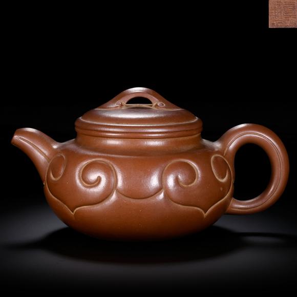 HUNG YUN ZHAI AUCTION HOUSE INCGu Jingzhou-marked Ruyi Yixing Zisha Teapot
