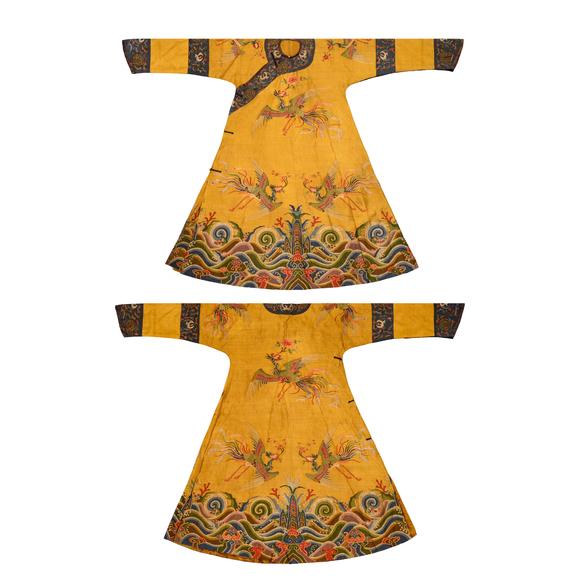 HUNG YUN ZHAI AUCTION HOUSE INCQianlong Period Kesil Eight-Phoenix Pattern Court Robe