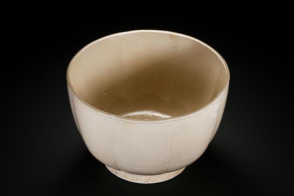 HUNG YUN ZHAI AUCTION HOUSE INCPre-Ming Dynasty Ding Kiln White-Glazed Wine Warmer