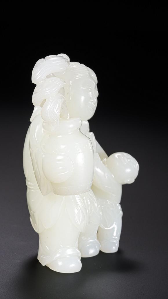 HUNG YUN ZHAI AUCTION HOUSE INCQing Dynasty White Jade 