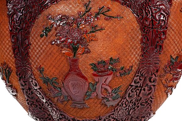HUNG YUN ZHAI AUCTION HOUSE INCRed Lacquer Carved Antique Pattern Flat Vase