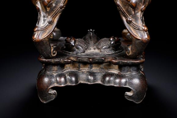 HUNG YUN ZHAI AUCTION HOUSE INCXuande Marked Bronze Incense Burner with Elephant Feet, Beast Finial, and Cover