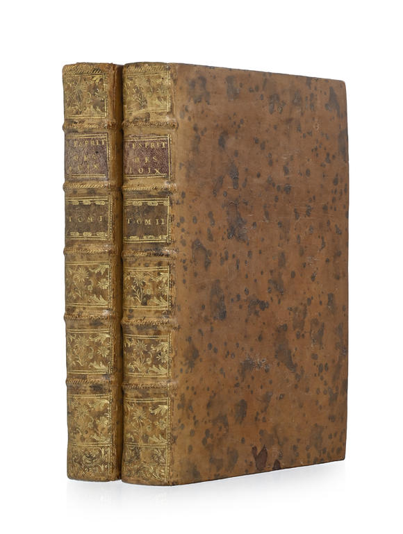 Piguet - H?tel des VentesMONTESQUIEU.  De l’Esprit des loix. Genève : Barrillot (sic) & fils, (1748).  2 vol. in-4° reliés plein veau moucheté reliure d'époq