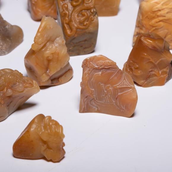 （和正堂株式會(huì)社）吉祥美術(shù)壽山 黃石 一套 24點(diǎn)