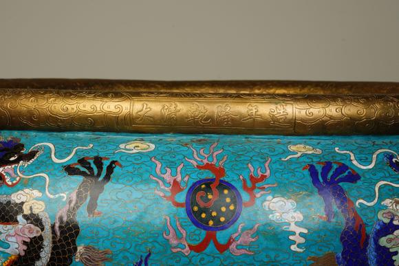 中鴻信清 銅胎掐絲琺瑯鎏金九龍缸一對(duì)