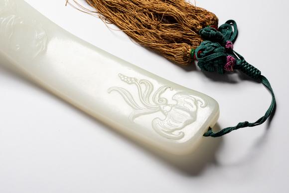 中鴻信清乾隆 白玉雕吉慶有余福壽紋如意