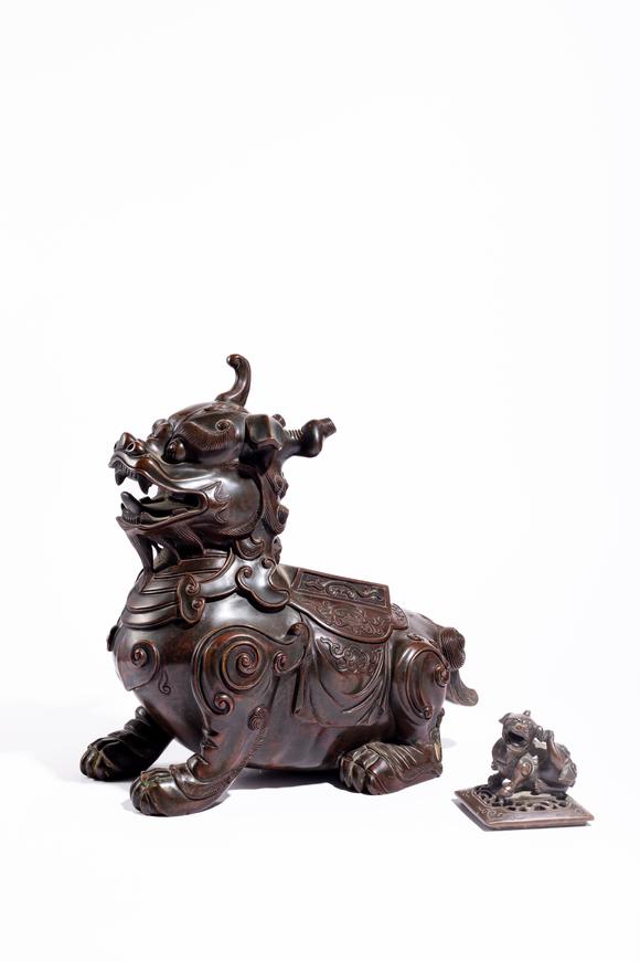 中鴻信清乾隆 銅瑞獸香薰
