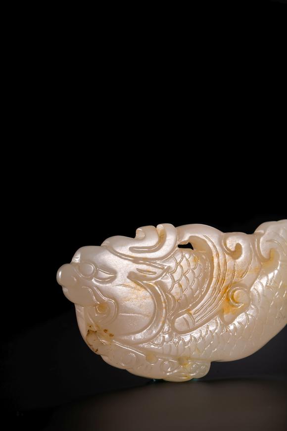 中鴻信清 白玉魚形佩