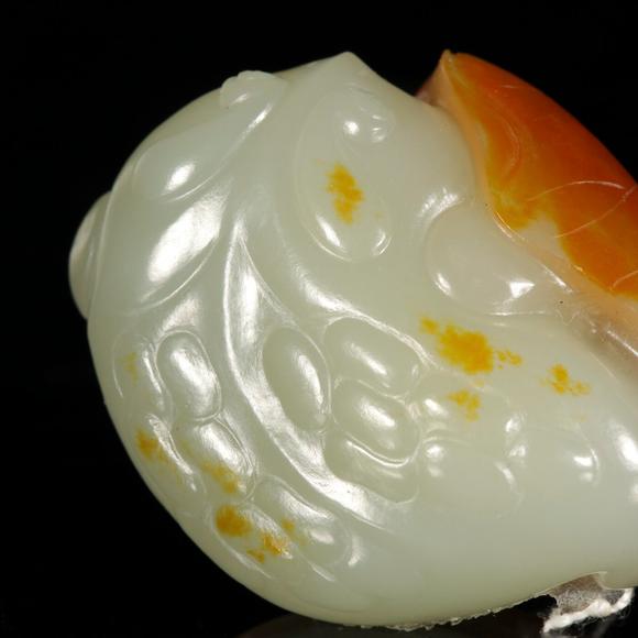 藝是拍賣(mài)清·白玉帶皮金蟾把件
