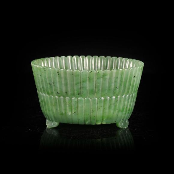 藝是拍賣清·和田碧玉菊瓣紋三足水洗