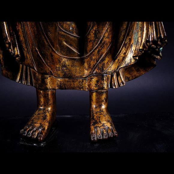 藝是拍賣(mài)明·銅鎏金釋旃檀佛立像