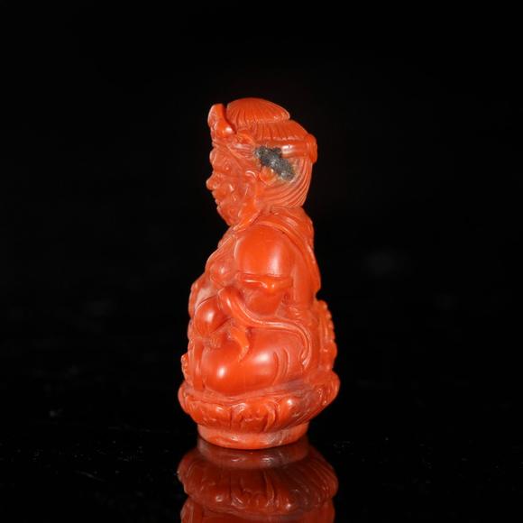 藝是拍賣清·南紅瑪瑙黃財神像