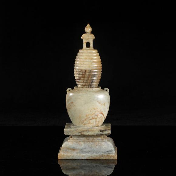 藝是拍賣(mài)清·玉雕佛塔