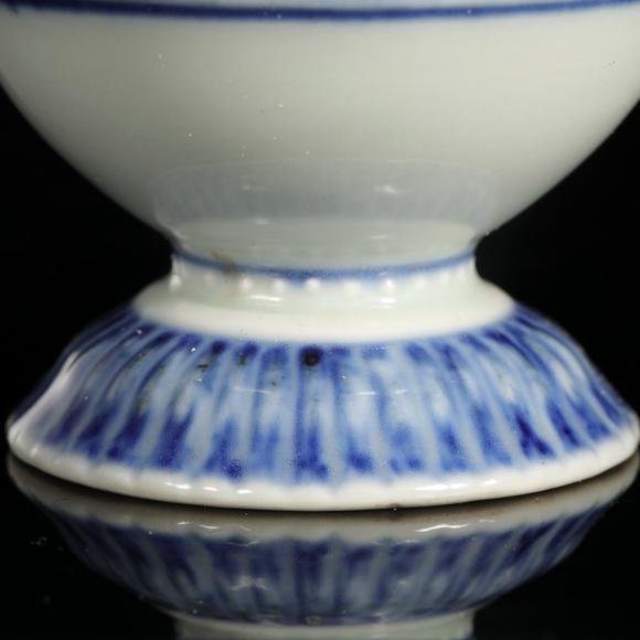 藝是拍賣(mài)清·青花軍持