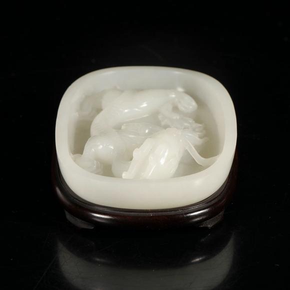 藝是拍賣白玉龍紋筆舔