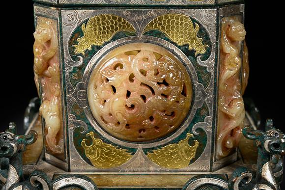 日本東競株式會社明以前 銅錯(cuò)金銀鑲玉方熏