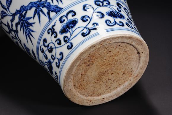 日本東競(jìng)株式會(huì)社明 青花花卉梅瓶