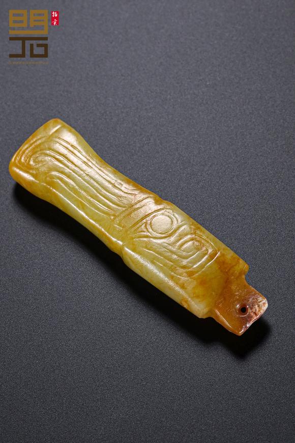 北京明石拍賣有限公司明 黃玉高冠神人