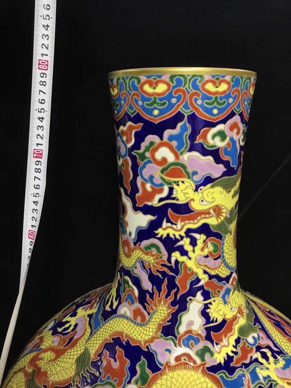 北京唐潮拍賣有限公司琺瑯彩九龍紋天球瓶