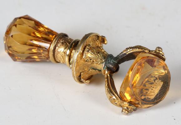TooveysA 19th century gold mounted citrine triple-sided rotating seal, engr