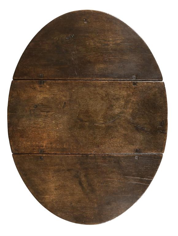 DreweattsA CONTINENTAL OVAL OAK AND WALNUT GATELEG TABLE, LATE 17TH CENTURY