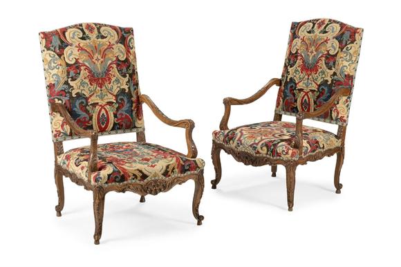 DreweattsA PAIR OF CARVED WALNUT AND NEEDLEWORK UPHOLSTERED FAUTEUILS, IN REGENCE STYLE, 19TH CENTURY