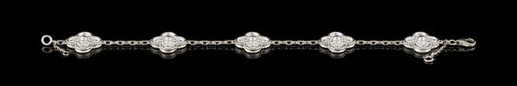 Piguet - H?tel des VentesVan Cleef & Arpels, Alhambra, bracelet en or gris 750 orné de 5 motifs sertis de diamants taille brillant
