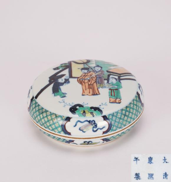 四海九洲清 斗彩人物印盒