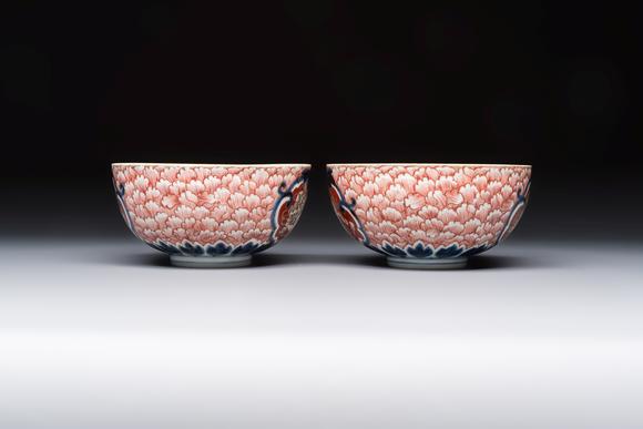 Rob Michiels AuctionsA pair of Japanese Imari 'Shishi Lions' bowls, Edo/Meiji, 19th C.